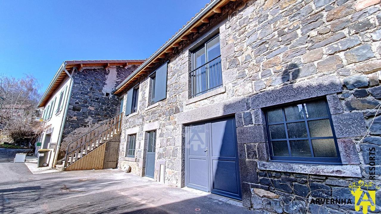 Gite Des Pierres Bleues Saint-Genès-Champanelle Exterior foto